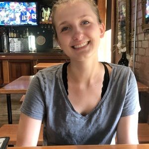 Meet your Posher, Chloe